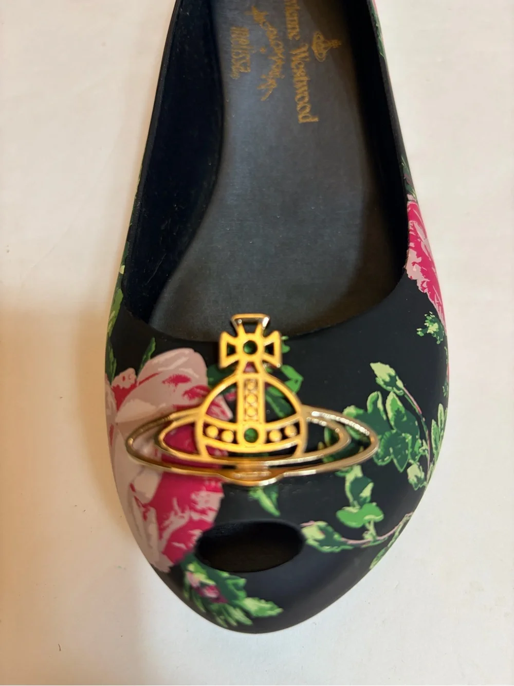 New in Box Vivienne Westwood Anglomania Melissa Roses Floral 9 Black Pink Green